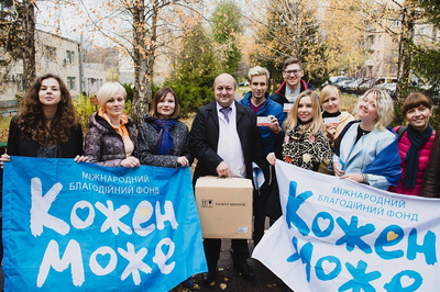 Реанімаційний монітор пацієнта та пульсоксиметри. - фото